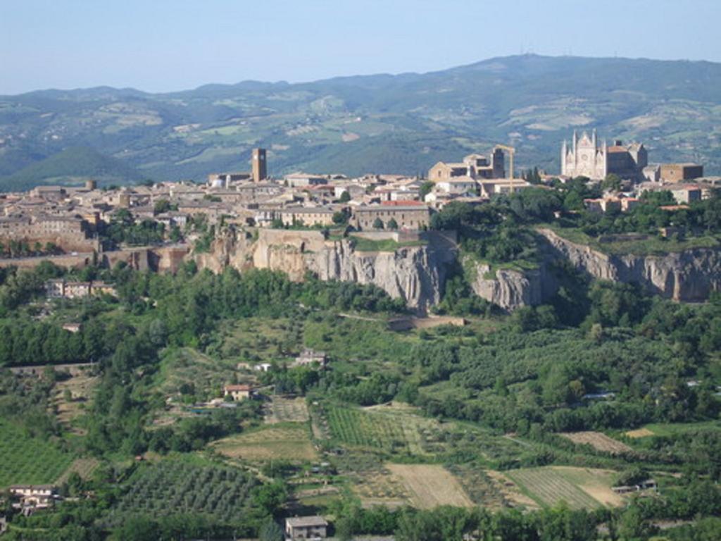 Hotel Valentino Centro Storico Orvieto Exteriör bild